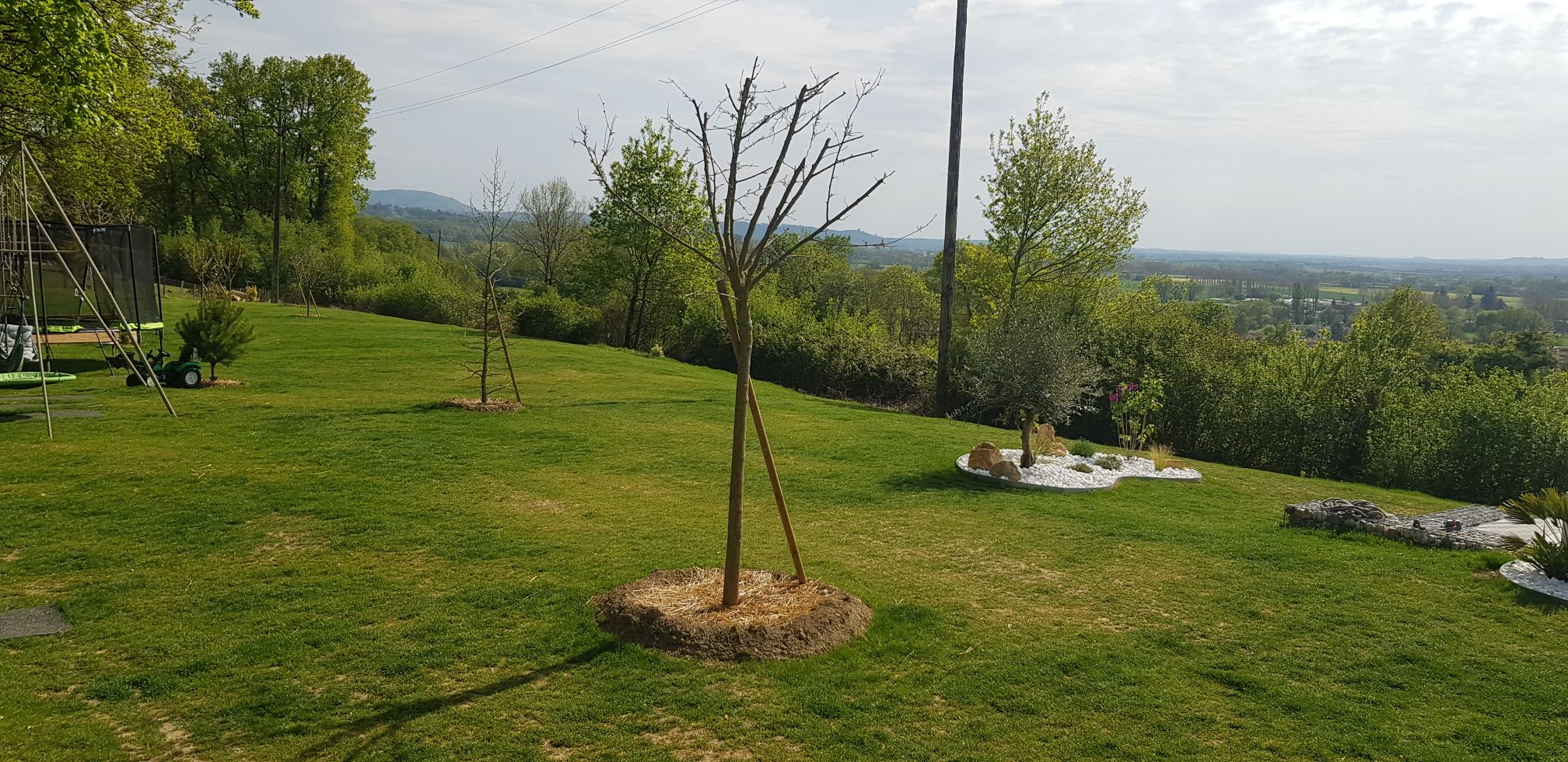 Aménagement d'extérieur des espaces verts à Ambronay pour particulier